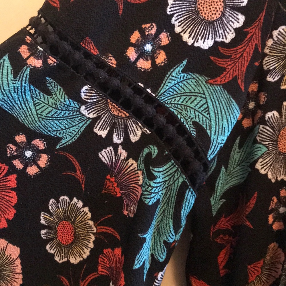 Floral top - Picture 3 of 8